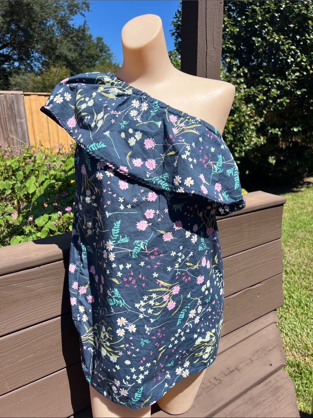 Amalli talli top off one shoulder with side zipper for easy getting off and on.